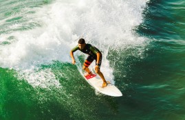 IM电竞体育官方-阿扎伦卡爆冷击败美国队，回归赛场引爆全场！